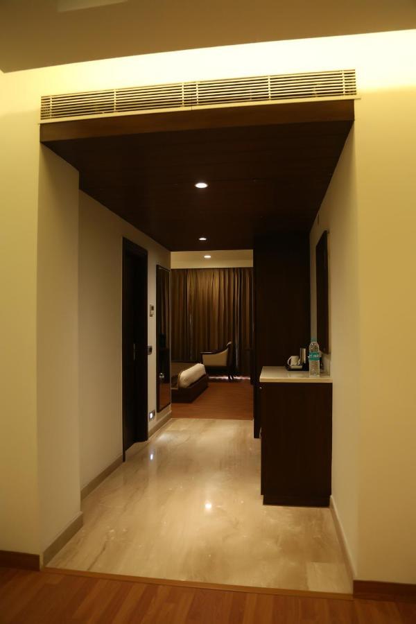 Hotel Imperia Suites Jalandhar Exterior photo