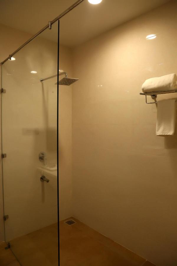 Hotel Imperia Suites Jalandhar Exterior photo