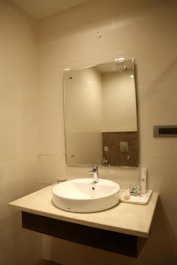 Hotel Imperia Suites Jalandhar Exterior photo