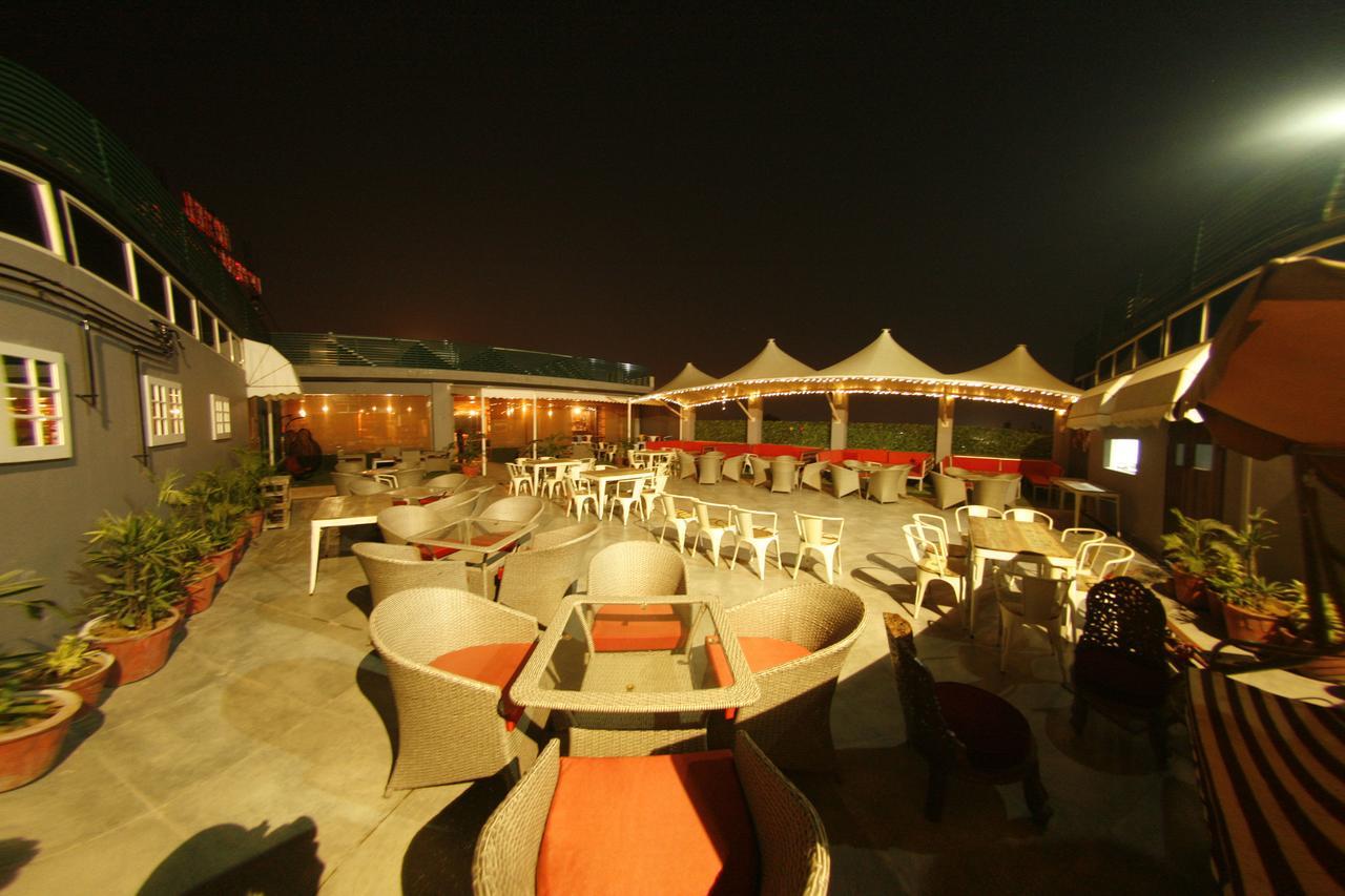 Hotel Imperia Suites Jalandhar Exterior photo